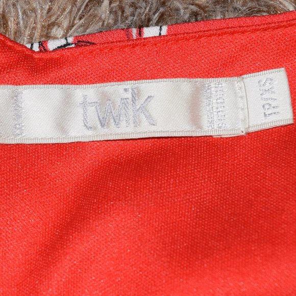 Coral flowered dress (With pockets!) - Picture 4 of 7